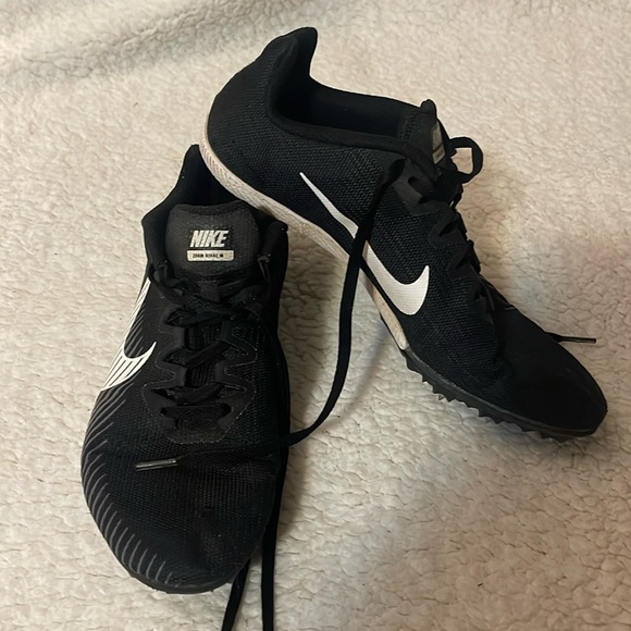track spikes size 8